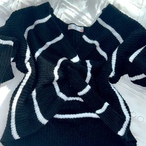 Target black and white knitted shirt. From brand FCT (full circle trend)